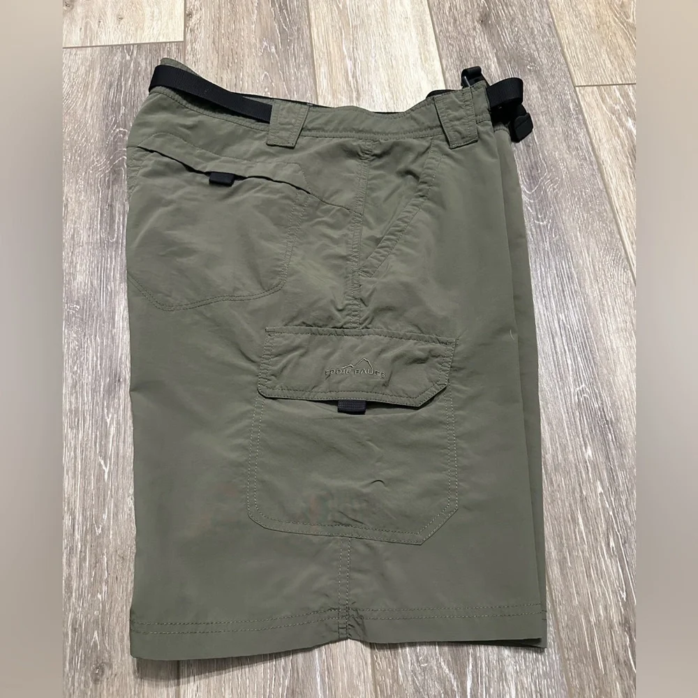 🖤 men’s Eddie Bauer sports shorts excellent condition.